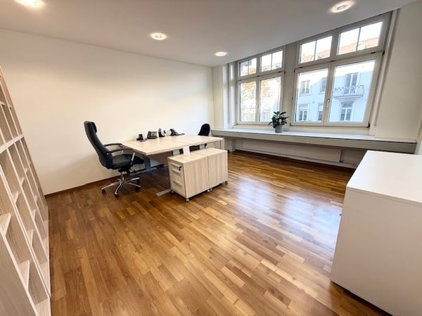 Möblierte Büroräumlichkeiten inkl. Garagenparkplatz zu vermieten an top Lage beim Bahnhof St. Gallen 2