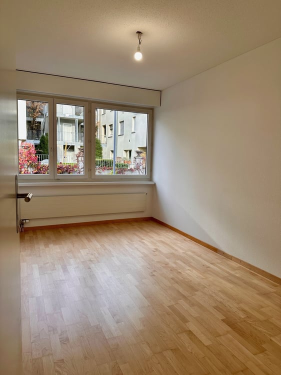 Helle 1.5-Zimmerwohnung mit schöner Aussicht im beliebtem und ruhigem Quartier 13