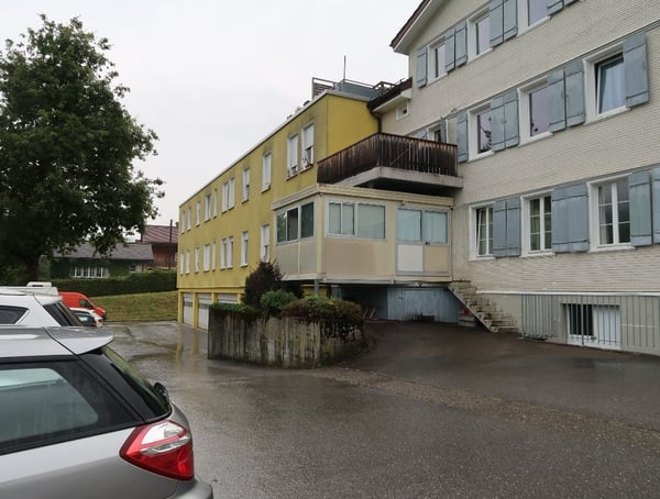 Alt- und Neubau mit 20 Kleinwohnungen und Garagenplätze 5