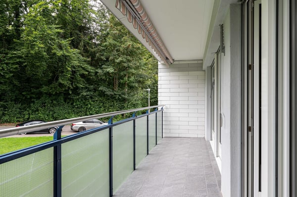 Moderne, komplett sanierte 1-Zimmer-Wohnung mit Balkon in Zollikerberg 9