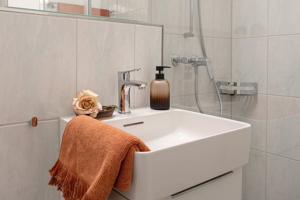 Moderne, komplett sanierte 1-Zimmer-Wohnung mit Balkon in Zollikerberg 4