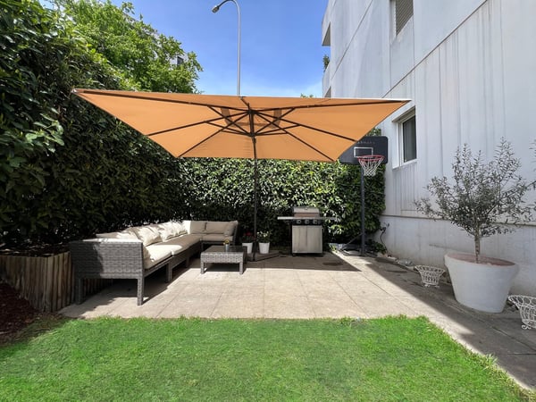 RARE REZ-DE-JARDIN DE 1 PIECES PROCHE DES ORGANISATIONS INTERNATIONALES 5