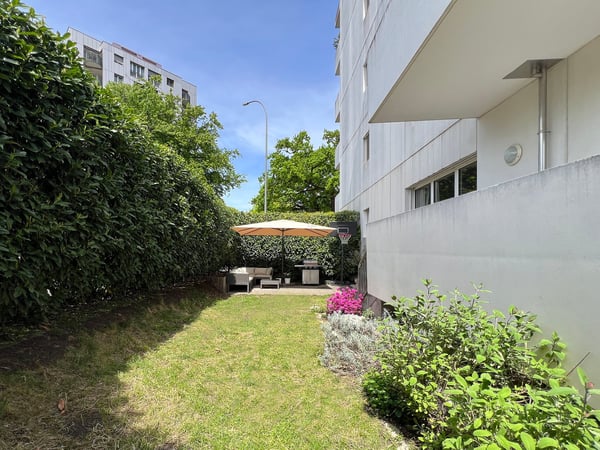 RARE REZ-DE-JARDIN DE 1 PIECES PROCHE DES ORGANISATIONS INTERNATIONALES 4