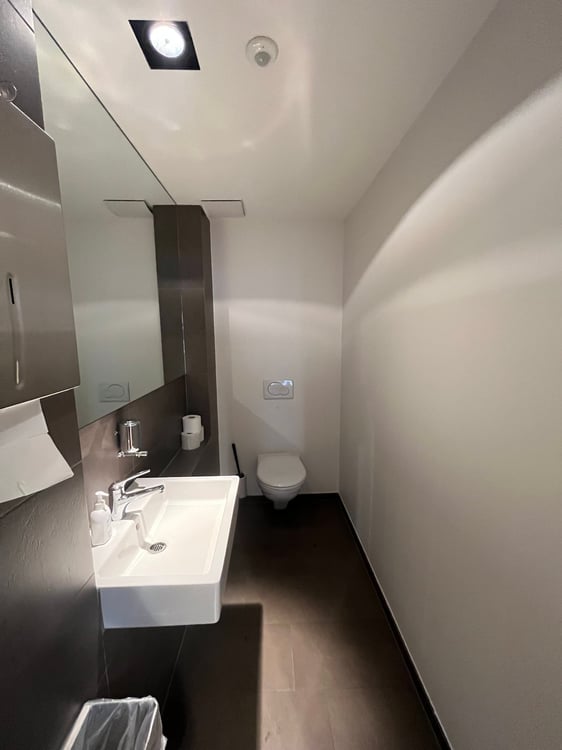 Helles und modernes Büro an Toplage - Fussnähe Barfüsserplatz! - Möbel können übernommen werden. 9