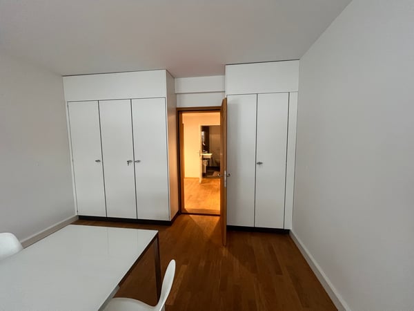 Helles und modernes Büro an Toplage - Fussnähe Barfüsserplatz! - Möbel können übernommen werden. 4