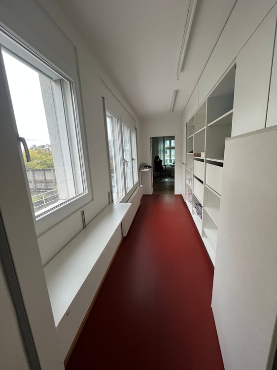 Helles und modernes Büro an Toplage - Fussnähe Barfüsserplatz! - Möbel können übernommen werden. 5