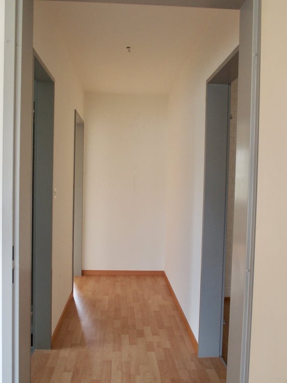 Attraktive 1.5-Zi.-Whg. im 1. OG. links, mit Blick in's Grüne, zentrumsnah, in kleinerem MFH 9