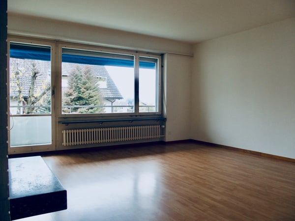 Attraktive 1.5-Zi.-Whg. im 1. OG. links, mit Blick in's Grüne, zentrumsnah, in kleinerem MFH 14