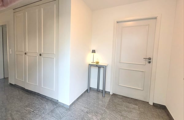 Heimeliges 1-Zimmer-Terrassen-Einfamilienhaus mit Panoramablick und rustikalem Touch 7