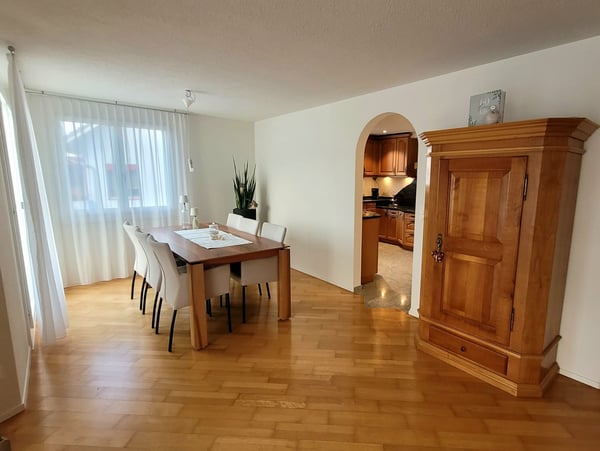 Heimeliges 1-Zimmer-Terrassen-Einfamilienhaus mit Panoramablick und rustikalem Touch 10