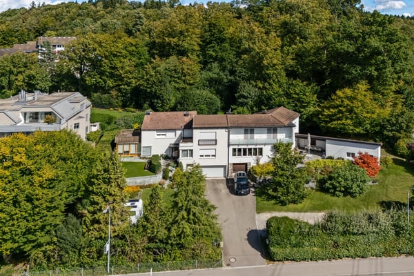 Attraktives Bauland mit zwei Doppeleinfamilienhaushälften an zentraler Lage in Uitikon 2