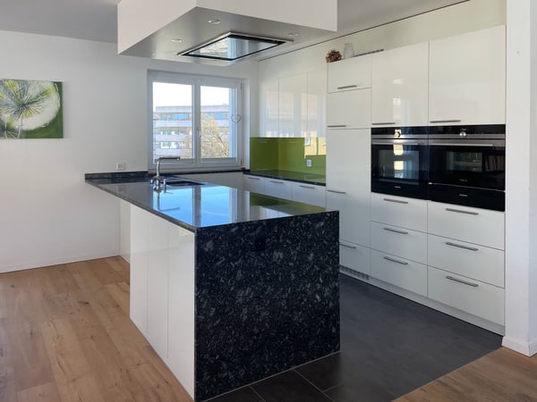 Moderne 1.5-Zimmer-Attikawohnung mit grosser Terrasse 4