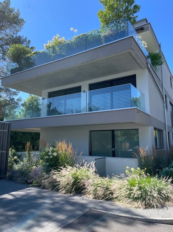 Cologny récent/moderne avec grand jardin et garage voiture 1