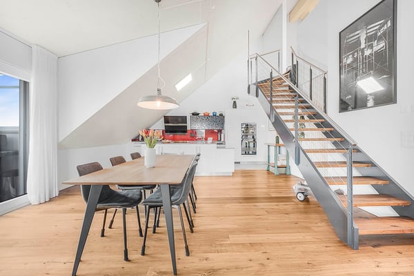 Moderne 1.5-Zimmer Maisonette-Dachwohnung mit Sicht auf den Uetliberg 4