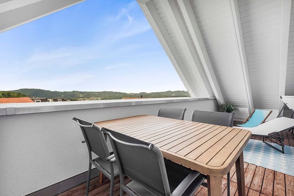 Moderne 1.5-Zimmer Maisonette-Dachwohnung mit Sicht auf den Uetliberg 9