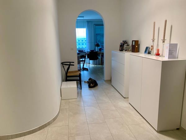 Ruhiges und sonniges Zuhause mit Aussicht über Schaffhausen, nur 5 Minuten zu Fuss vom Bahnhof 15