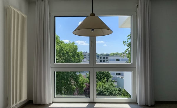 Ruhiges und sonniges Zuhause mit Aussicht über Schaffhausen, nur 5 Minuten zu Fuss vom Bahnhof 7