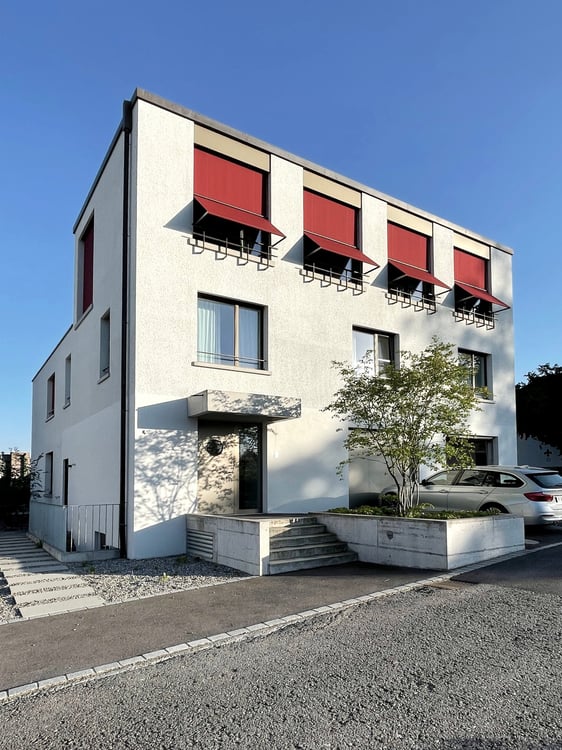 Moderner Hausteil in ruhiger Lage von Wohlen 12