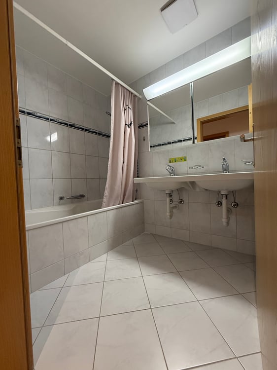 Gemütliche 1.5-Zimmer-Wohnung in ruhiger Lage von Schwerzenbach 6