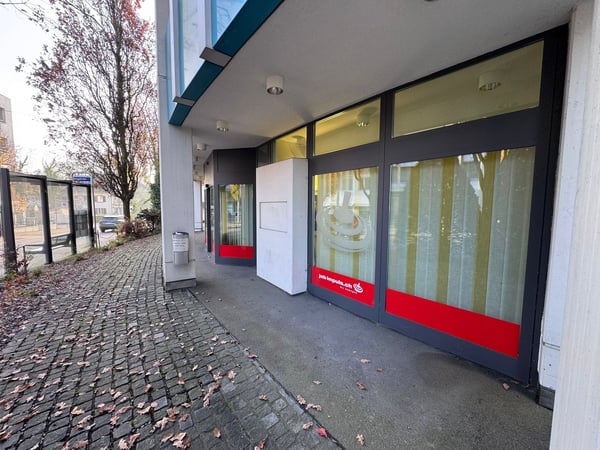 Moderne 1.5-Zimmer-Büroräume an zentraler Lage in Lenzburg inklusive Lagerraum und Parkplätze 9