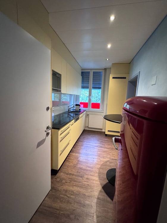 Moderne 1.5-Zimmer-Büroräume an zentraler Lage in Lenzburg inklusive Lagerraum und Parkplätze 8