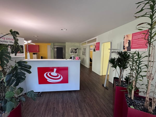 Moderne 1.5-Zimmer-Büroräume an zentraler Lage in Lenzburg inklusive Lagerraum und Parkplätze 4