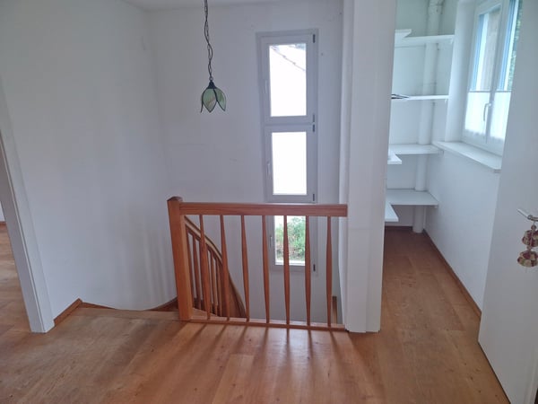 Charmantes Doppeleinfamilienhaus mit privatem Garten 12