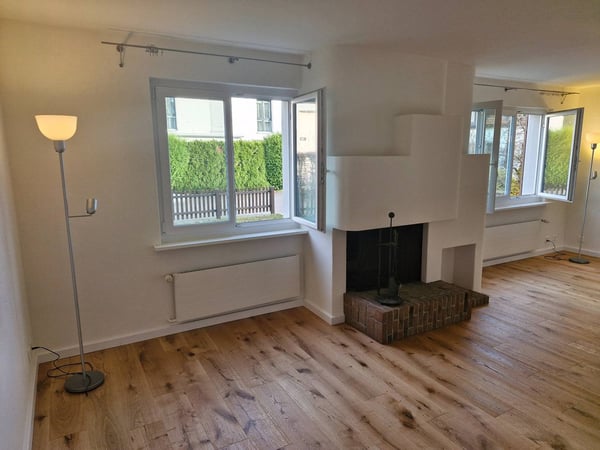 Charmantes Doppeleinfamilienhaus mit privatem Garten 5