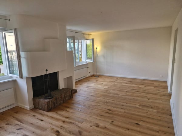 Charmantes Doppeleinfamilienhaus mit privatem Garten 4