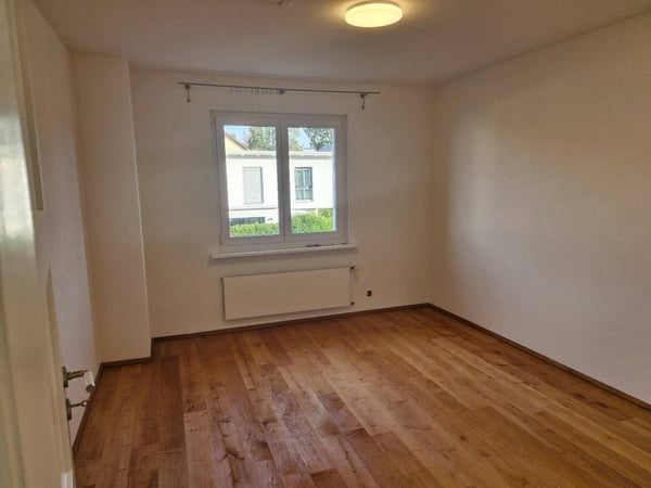 Charmantes Doppeleinfamilienhaus mit privatem Garten 14