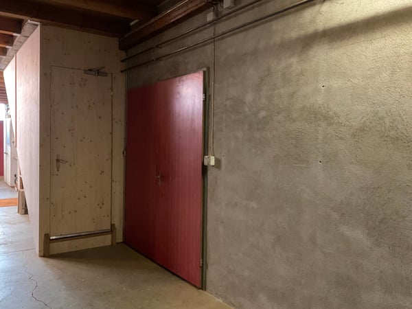 Büro / Gewerberaum / Hobbyraum / Atelier / Lagerraum / in Schwanden GL 7