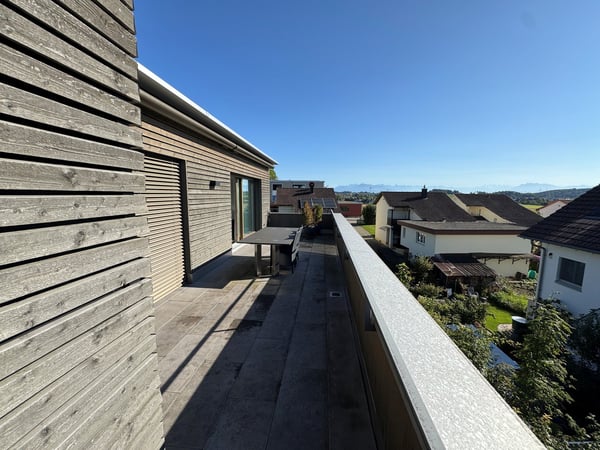 1.5-Zimmer-Attikawohnung mit Weitblick in 3-Familienhaus 8