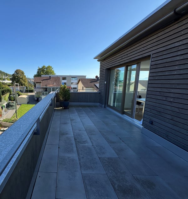 1.5-Zimmer-Attikawohnung mit Weitblick in 3-Familienhaus 9