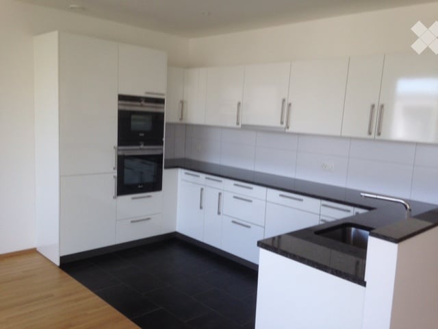 Bild Moderne und zentrumsnahe Wohnung mit Balkon und Aussicht