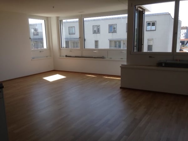 Moderne und zentrumsnahe Wohnung mit Balkon und Aussicht 4