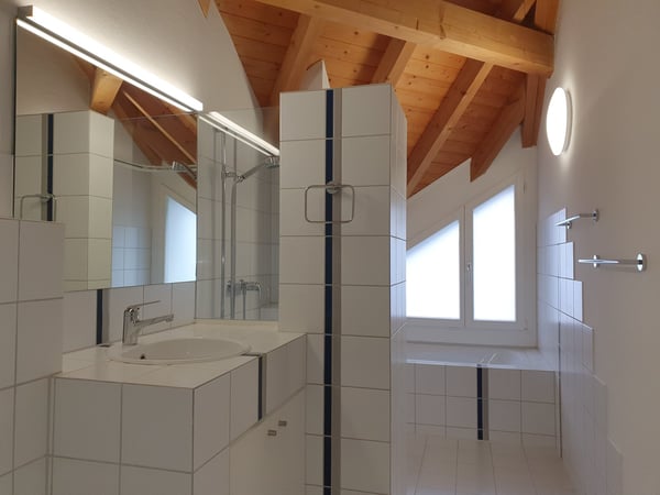 Charmante 1.5-Zimmer-Maisonette-Wohnung mit Bergblick in Volketswil 5