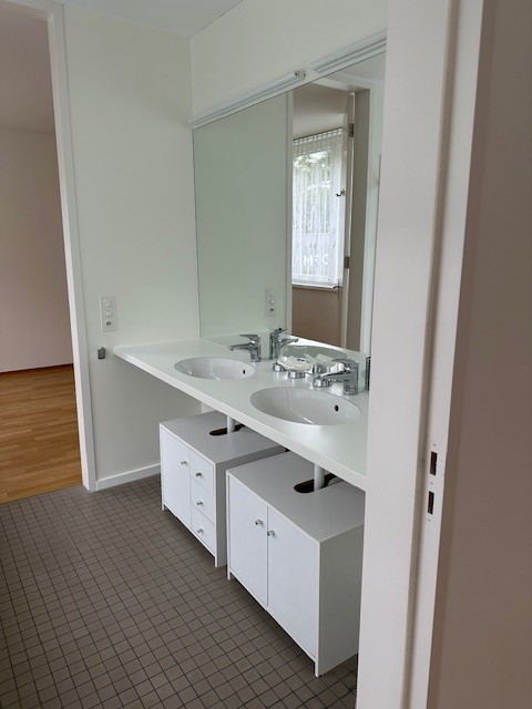 Moderne 1.5-Zimmer-Wohnung in Parkanlage mit Terrasse und Gartensitzplatz 9