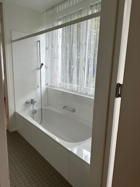 Moderne 1.5-Zimmer-Wohnung in Parkanlage mit Terrasse und Gartensitzplatz 10