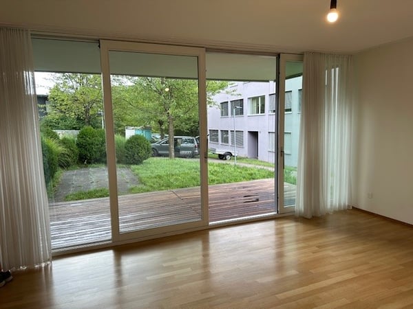 Moderne 1.5-Zimmer-Wohnung in Parkanlage mit Terrasse und Gartensitzplatz 3