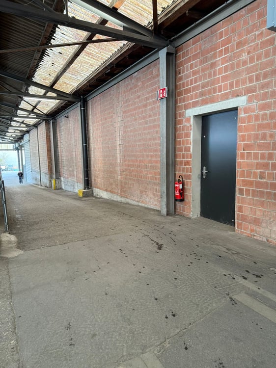 Vielseitige Industriehalle in zentraler Lage von Lausen 3