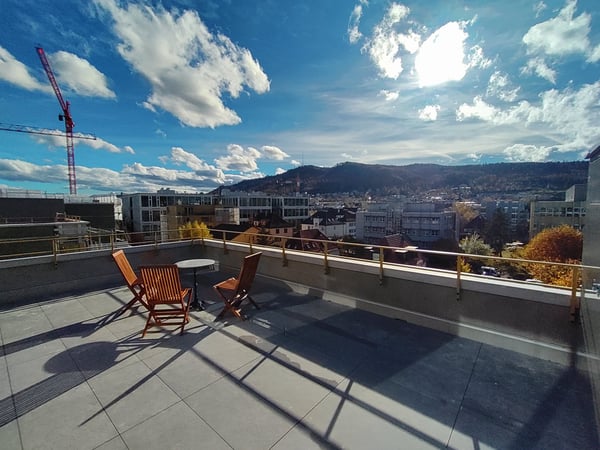 Luxuriöse, ruhige 1.5-Zimmer-Attikawohnung mit zwei grossen Terrassen in Erstvermietung 2