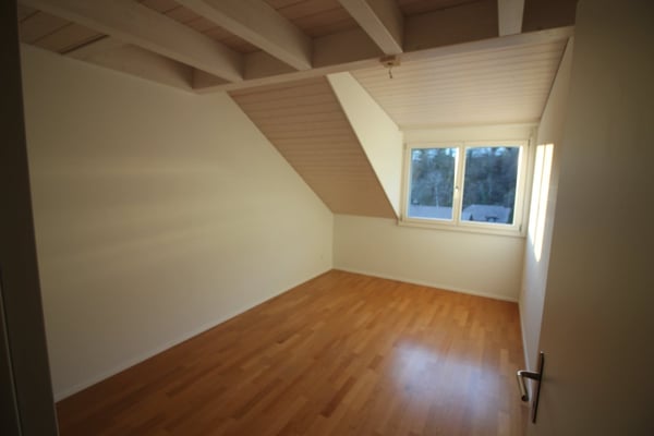 Moderne 1.5-Zimmer-Duplex-Wohnung mit Bergblick in Oberdiessbach 9