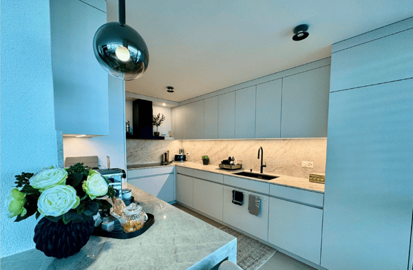 Exklusive 1.5 Zimmer Terrassenwohnung mit Seesicht in Wollerau SZ (auch möbliert) 4