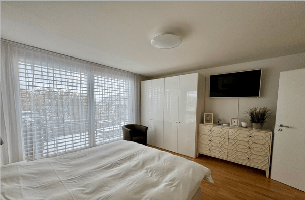 Exklusive 1.5 Zimmer Terrassenwohnung mit Seesicht in Wollerau SZ (auch möbliert) 13