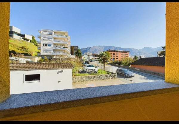 Edificio residenziale-commerciale con 3 locali a Sementina 24