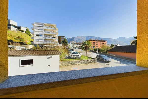 Edificio residenziale-commerciale con 3 locali a Sementina 22