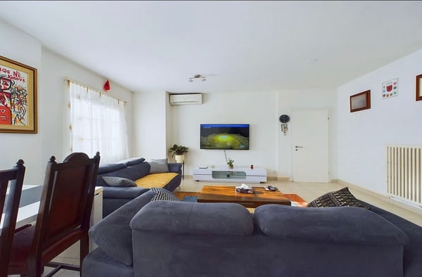 Edificio residenziale-commerciale con 3 locali a Sementina 15