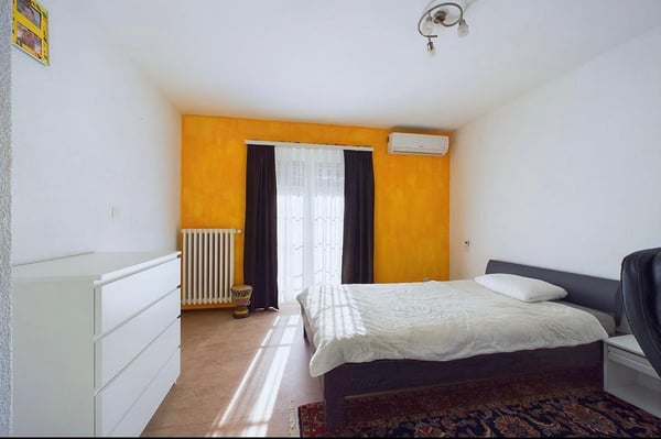 Edificio residenziale-commerciale con 3 locali a Sementina 13