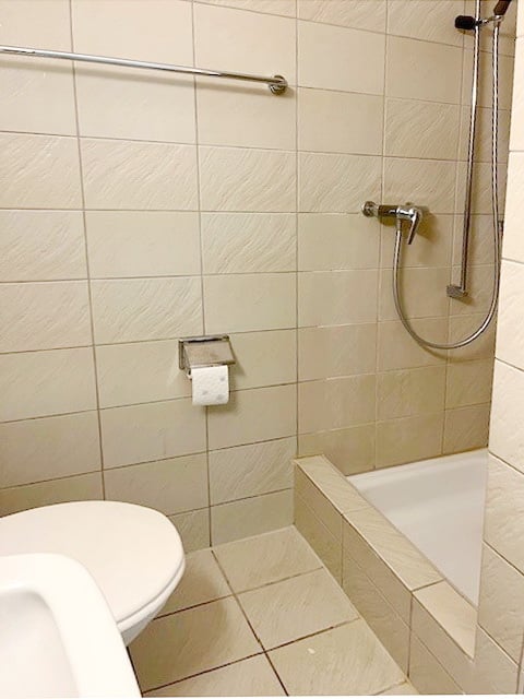 1.5-Zimmer-Wohnung in Baden mit grosser Terrasse und Garage 6