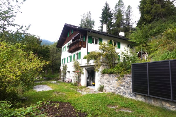 Charmantes 2-Zimmer-Mehrfamilienhaus mit herrlicher Aussicht in Alvaschein 2